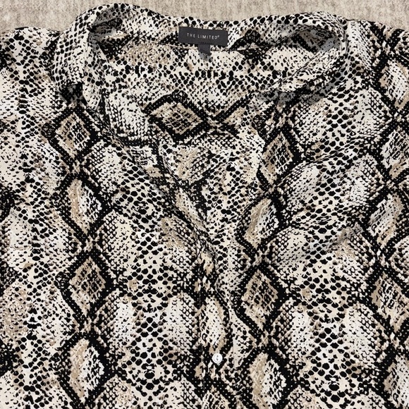 2X The Limited Snake print Button up flowy top tab sleeves collared V neck - Picture 2 of 5
